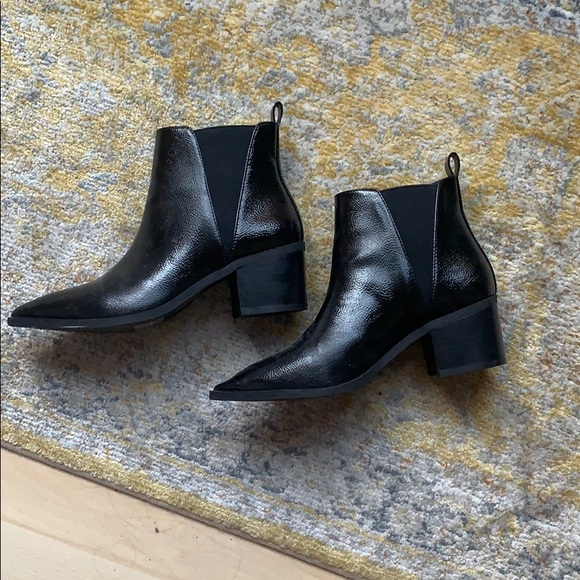 Forever 21 Shoes - Black ankle booties